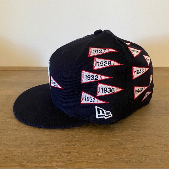 NEW ERA Spike Lee x New York Yankees Fitted Pennant Hat 7 3/8 - Picture 3 of 10